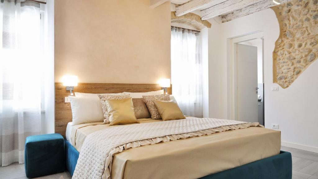 Apartamento Dimora Di Charme Peschiera Del Garda Exterior foto