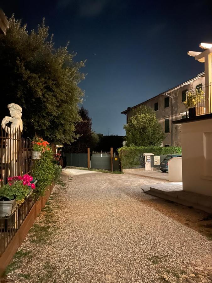 Apartamento Dimora Di Charme Peschiera Del Garda Exterior foto